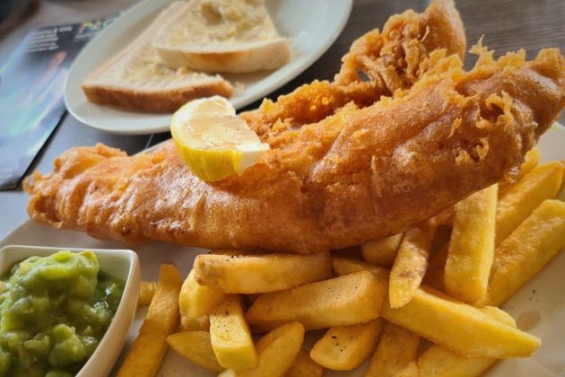 Lakeside Cafe fish and chips